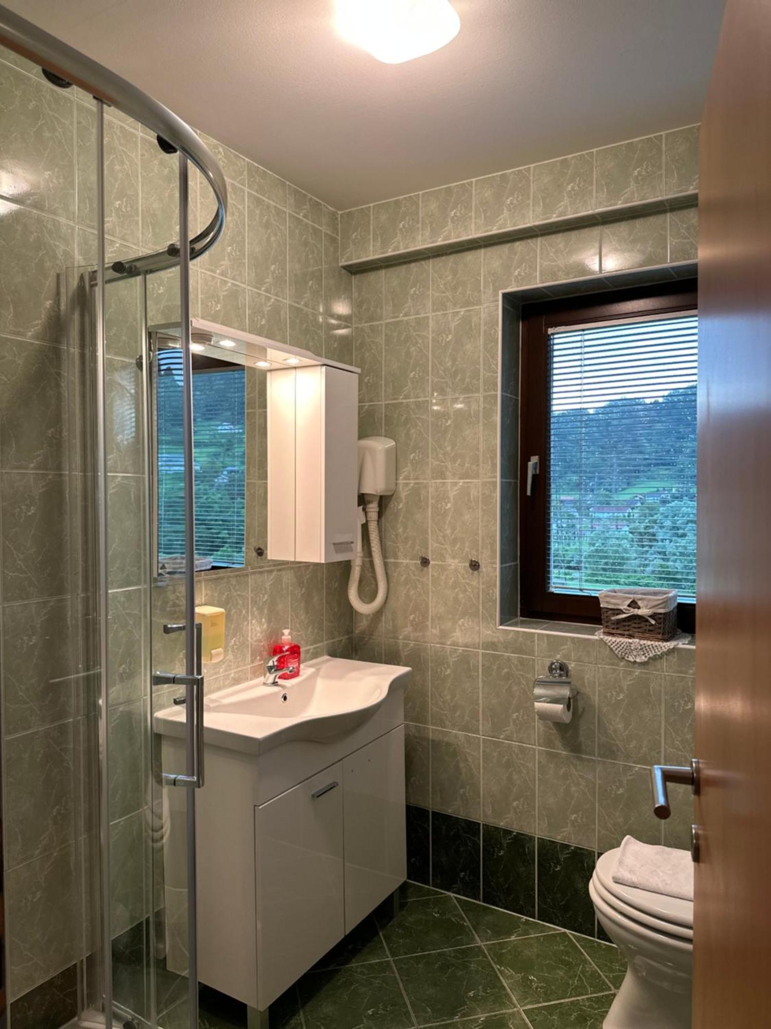 Martinova Izba - Rooms & Apartments Lasko Exterior photo